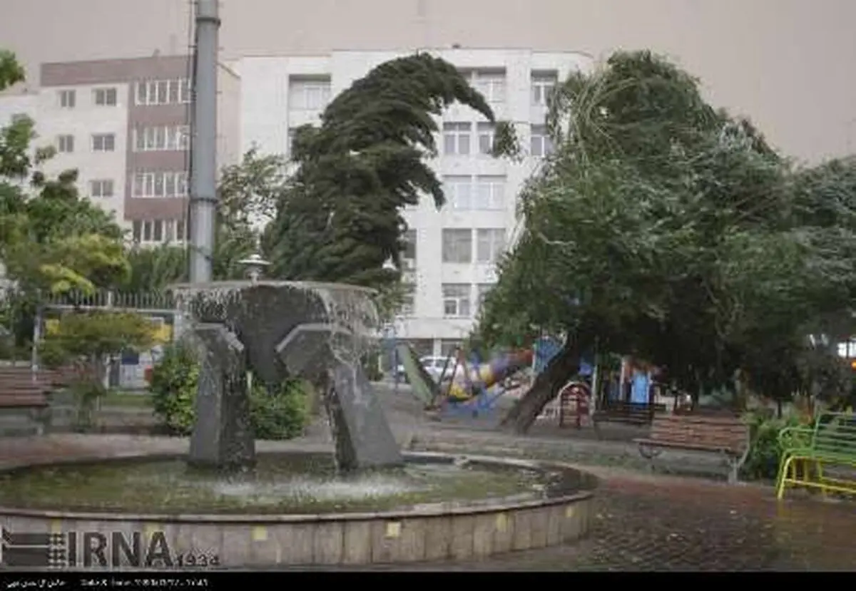 وقوع تندباد در تهران/تندباد از غرب تهران به شمال تهران می رود