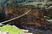  ازدحام جمعیت روی پل معلق مشگین‌شهر!/ عکس