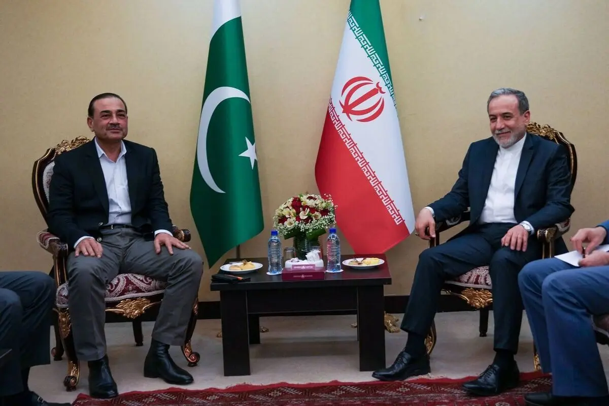 موضوع گفتگوی فرمانده ارتش پاکستان با عراقچی
