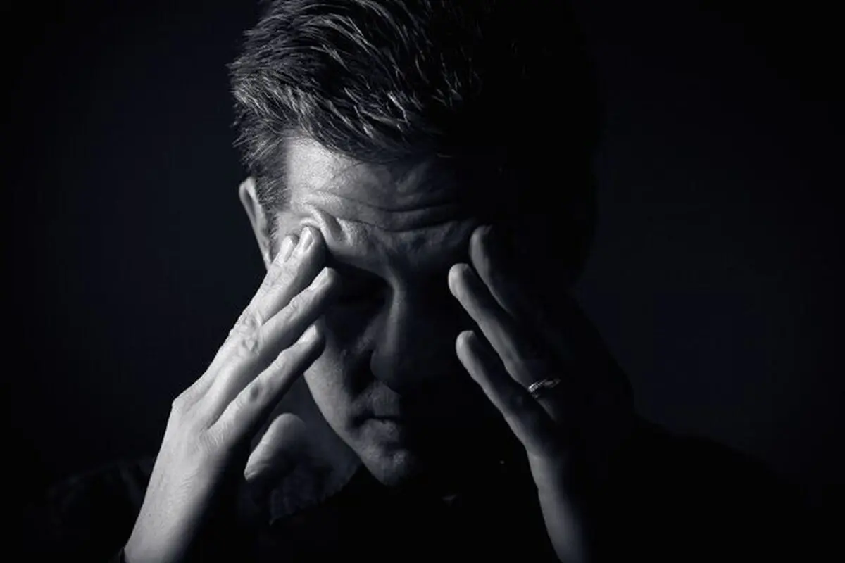 نشانه های افسردگی اساسی، خصوصا در اوایل صبح
