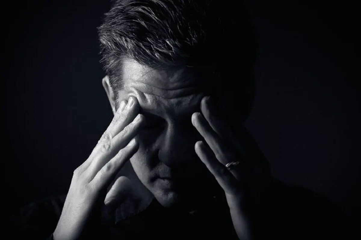 نشانه های افسردگی اساسی، خصوصا در اوایل صبح
