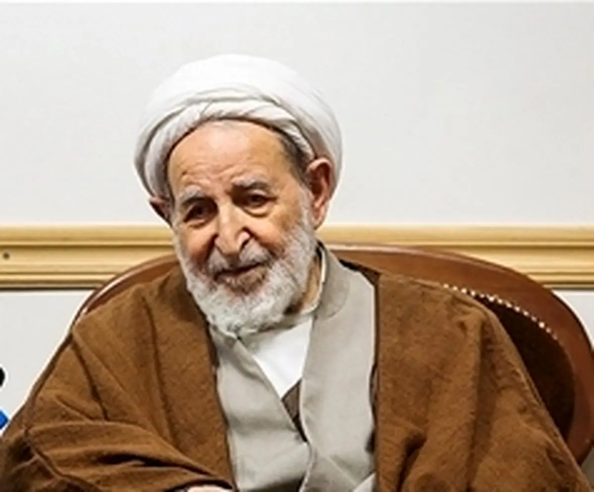 عکس آیت الله یزدی در کنار رهبر انقلاب و امام