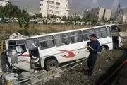 واژگونی اتوبوس دانش آموزان چهارم ابتدایی داخل کانال آب
