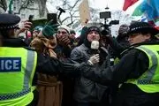 چهره بدنام راست افراطی انگلیس در تجمع ضدانقلاب