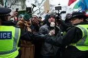 چهره بدنام راست افراطی انگلیس در تجمع ضدانقلاب