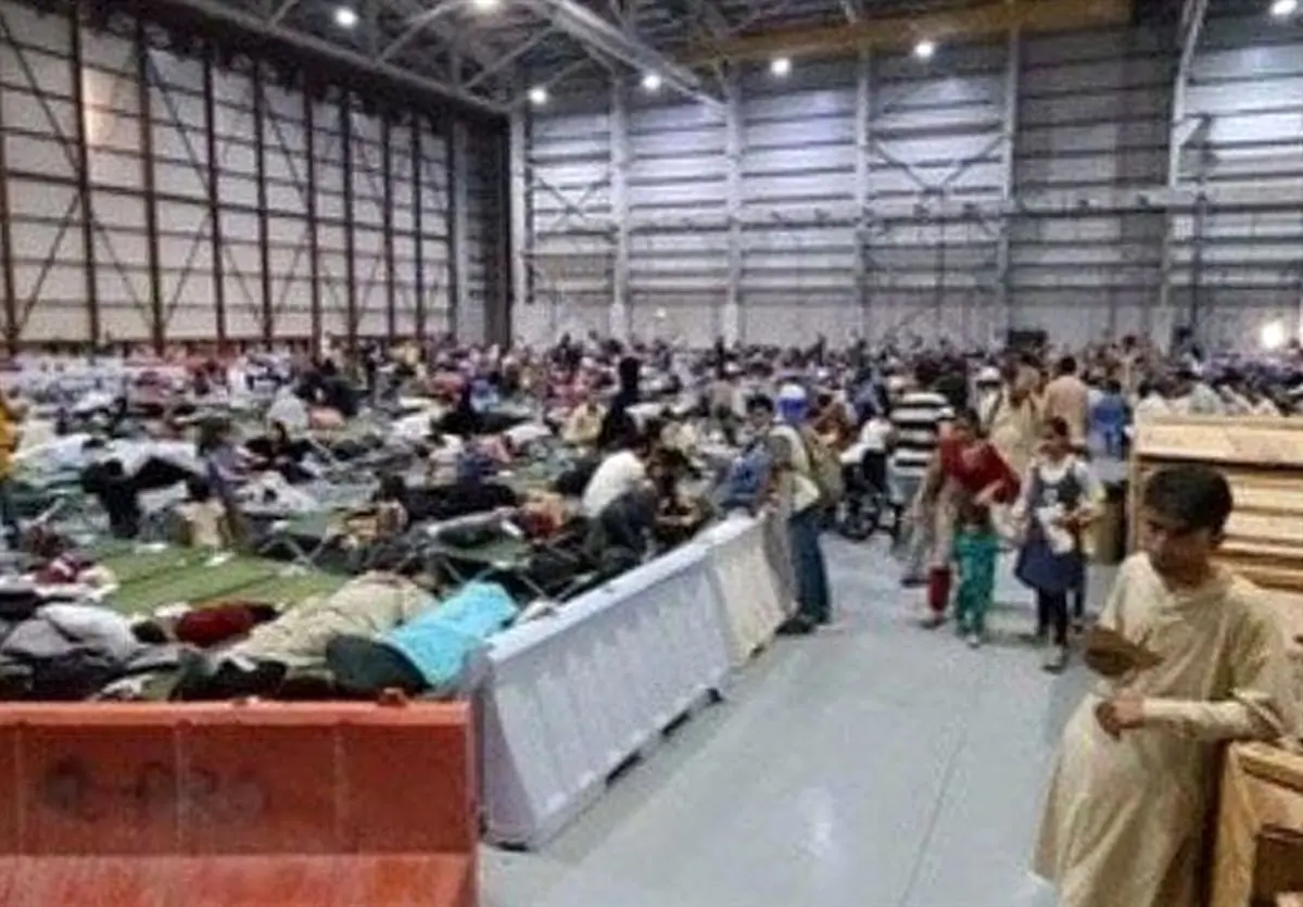 در انگلیس با پناهجویان افغان مثل زندانی رفتار میشود