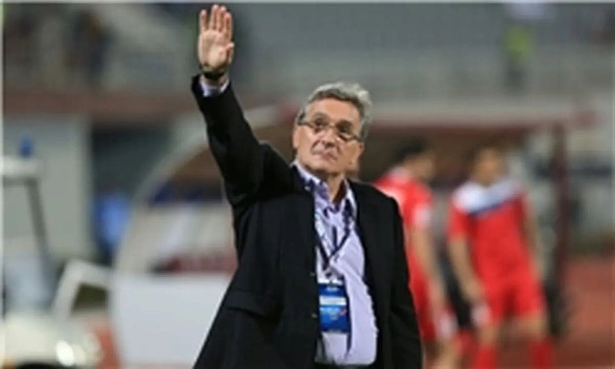سرمربی پرسپولیس ممنوع الخروج است