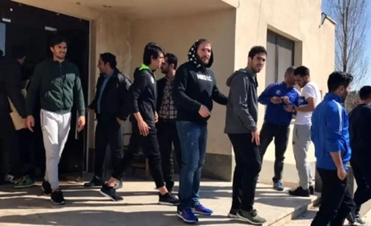 جلسه منصوریان با آبی پوشان به کجا رسید؟