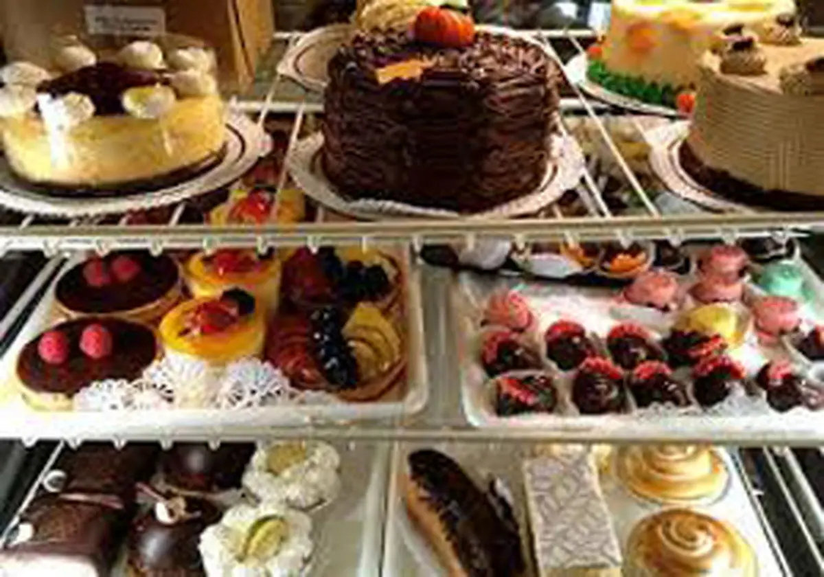 چگونه شیرینی های نوروزی را به مدت طولانی تازه نگه داریم؟