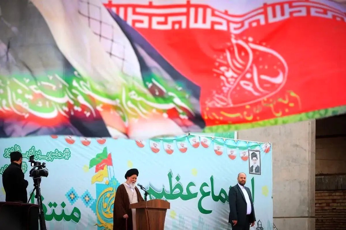 دنیا مبهوت مدیریت رهبر انقلاب است