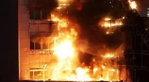 آتش سوزی در برج مسکونی در سعادت آباد/ خسارت جانی در پی نداشت