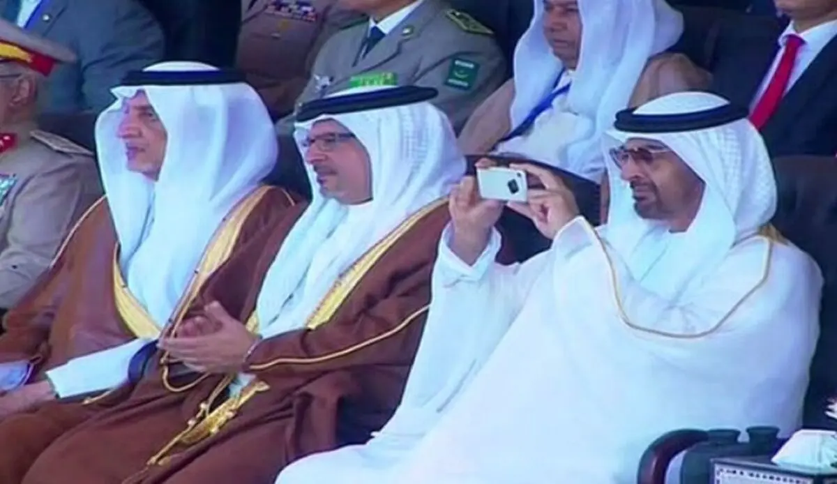 رفتار عجیب ولیعهد ابوظبی در مصر