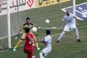 خطیبی شاید بازی را اشتباهی دیده است!