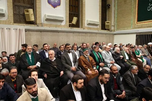 دیدار مداحان و شاعران اهل بیت‌(ع) با مقام معظم رهبری/گزارش تصویری