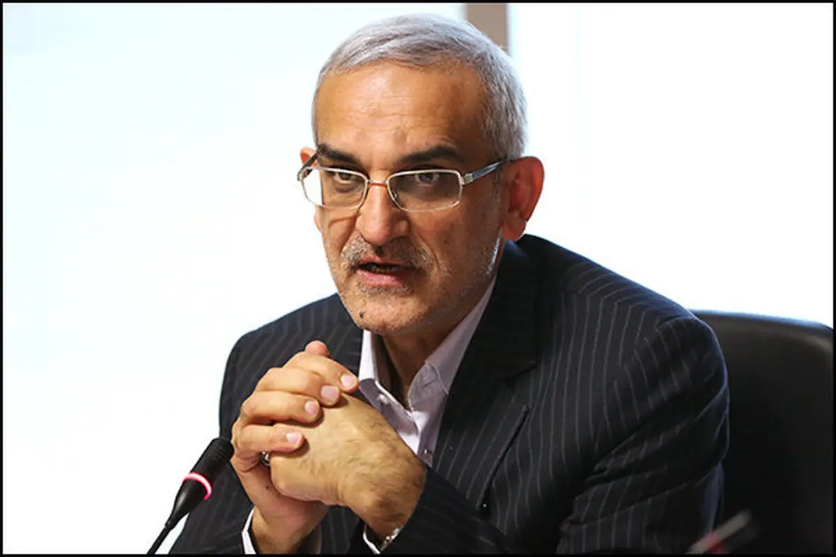 حذف موانع فلزی پیاده رو برای تردد راحت‌تر معلولین
