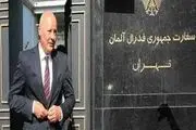 سفیر آلمان سوار بر نیسان از پایان ماموریتش در تهران خبر داد