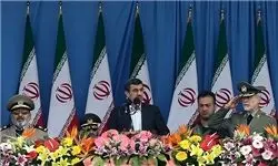 احمدی نژاد بدون مشایی وارد استادیوم آزادی شد