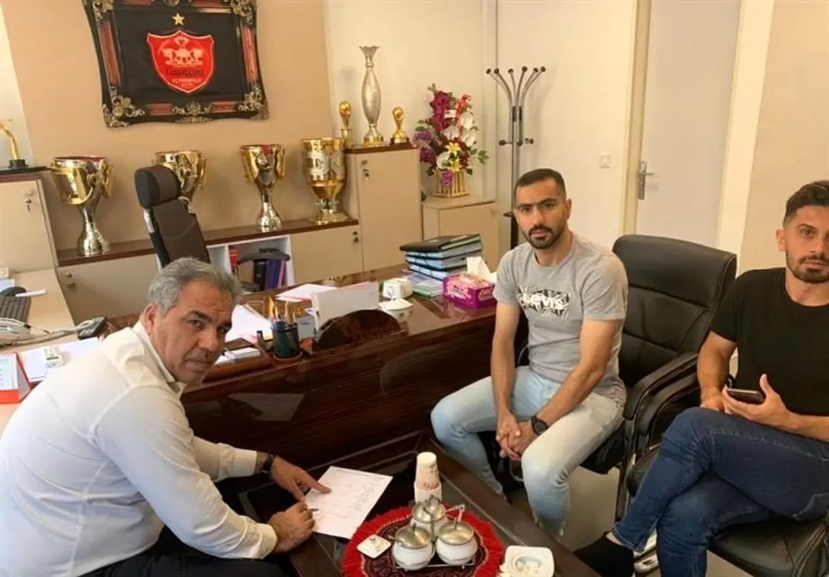نشست عرب با بازیکنان پرسپولیس