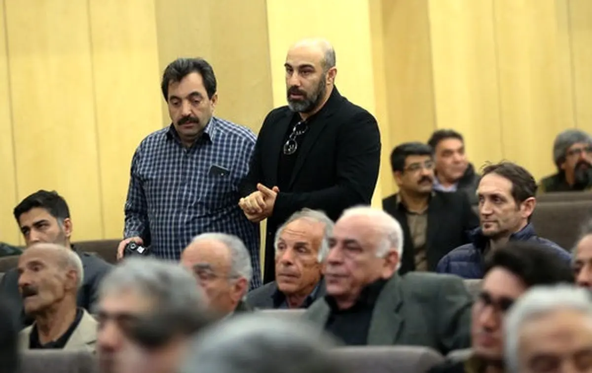 چشمان پر از اشک محسن تنابنده در ترحیم خشایار الوند/ عکس