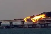تخریب بخش جاده‌ای پل کریمه درپی انفجار و آتش سوزی +فیلم