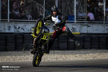 BWlxg2Bfrm0F
