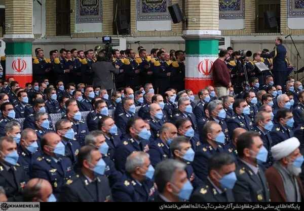 دیدار جمعی از فرماندهان نیروی هوایی و پدافند هوایی ارتش با رهبر انقلاب/گزارش تصویری