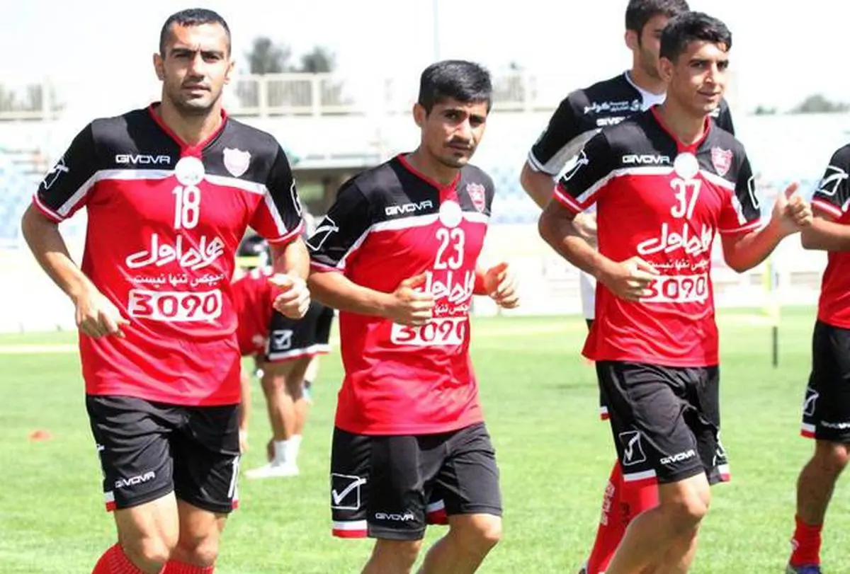 مدافع پرسپولیس نتوانست رضایتنامه اش را از باشگاه دریافت کند