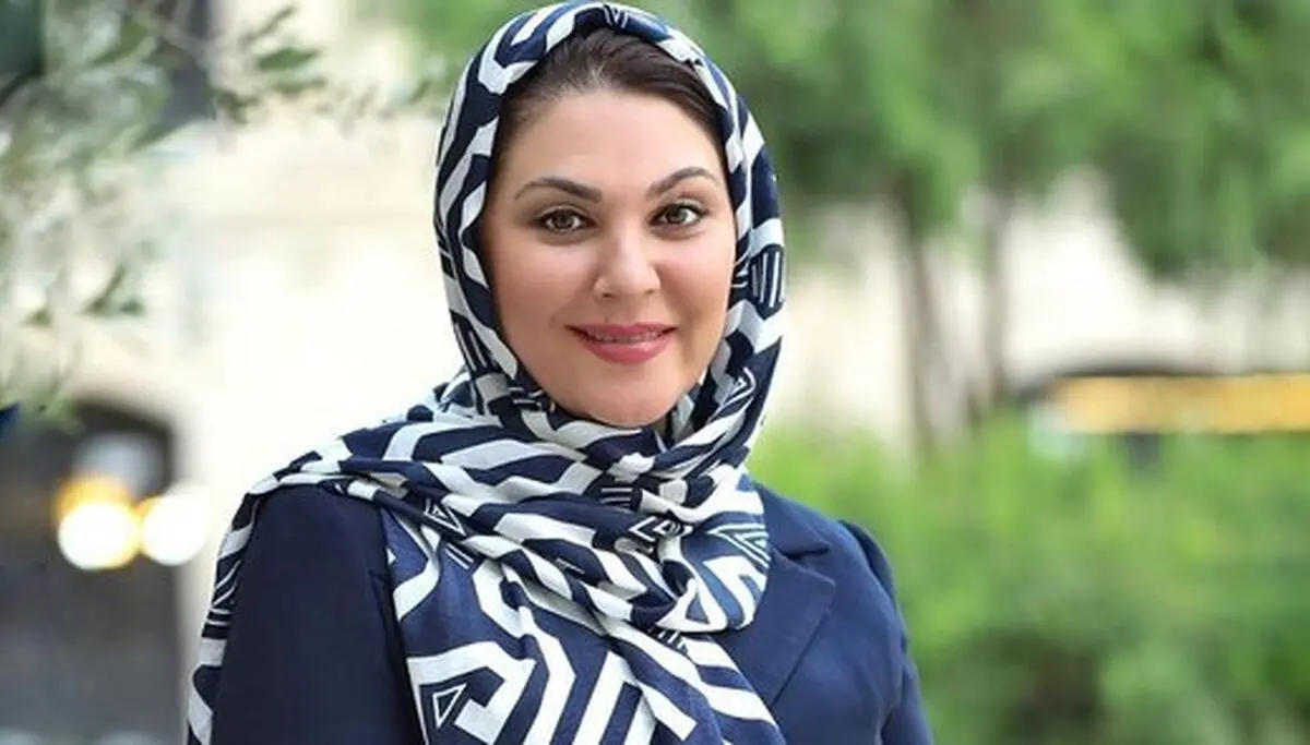 گشت و گذر «لاله اسکندری» در بنای تاریخی پاسارگاد/ عکس