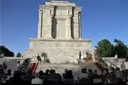 کشف شی‌ء ۸۰۰ ساله در آرامگاه فردوسی