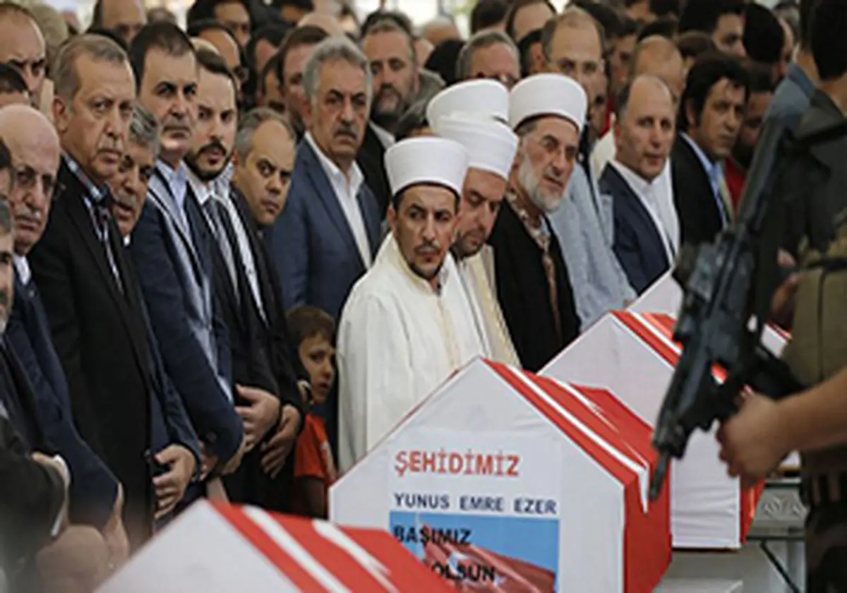 ترکیه، بر جنازه کودتاچیان نماز میت نمی خواند !