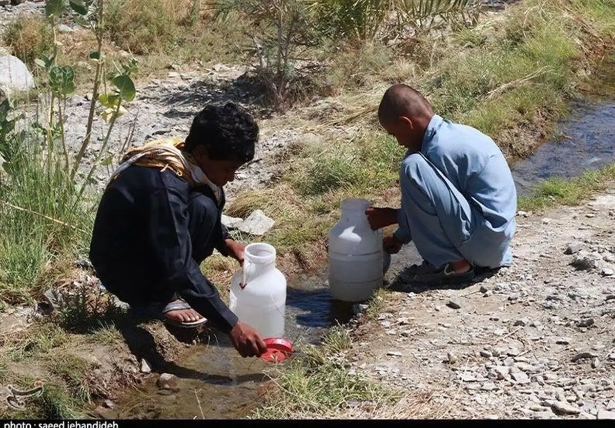 مردمانی که کوله‌بر آب شده‌اند 