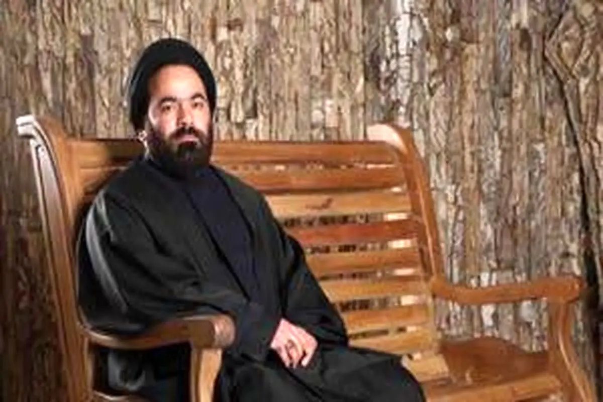 جلسه هفتگی روحانی مشهور/عکس