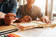 نقش آموزش در یادگیری زبان انگلیسی
