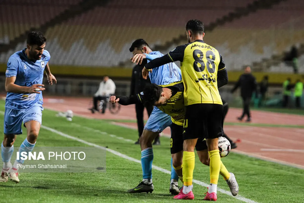 
هافبک چادرملو: روی یک غفلت در دقایق پایانی شکست خوردیم/ سپاهان همیشه در قلب من است
