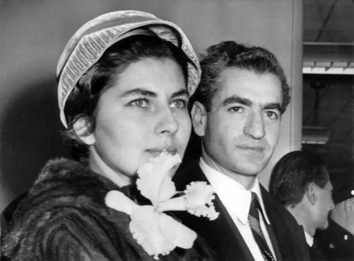 شاه و ملکه فراریاش