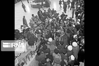 بازگشت امام خمینی به ایران