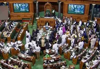 ضرب و شتم شدید و درگیری در پارلمان هند