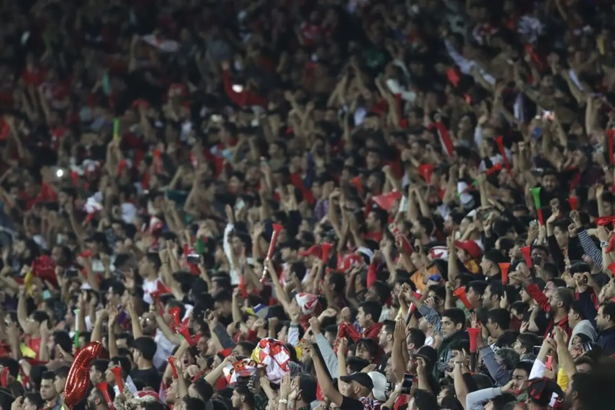 شور و‌هیجان هواداران زن پرسپولیس قبل از بازی با الدحیل