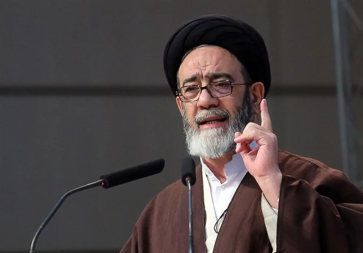 حرکت اخلاقی پدر شهید آیتالله آلهاشم در مراسم تدفین فرزندش
