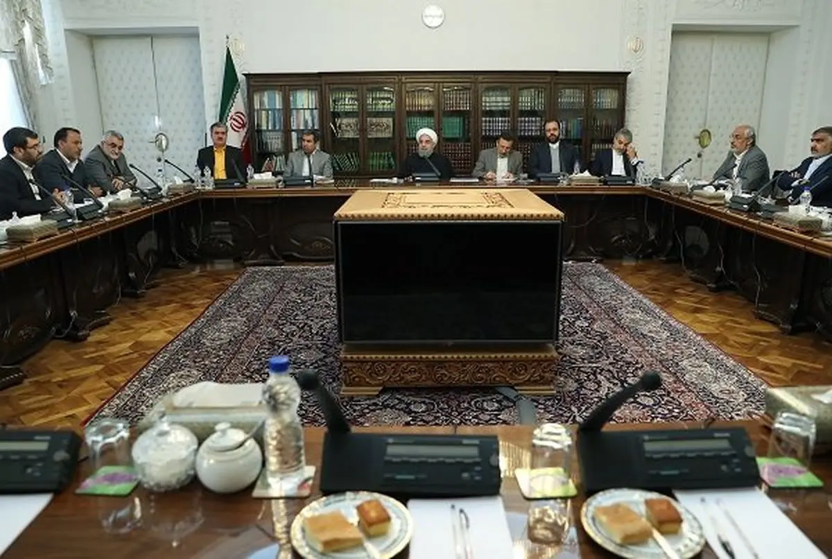 برخی گفتند مشکلات را به داخل ایران میکشانیم