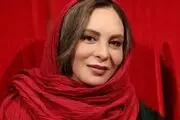 نواختن ساز توسط افسانه بایگان /عکس