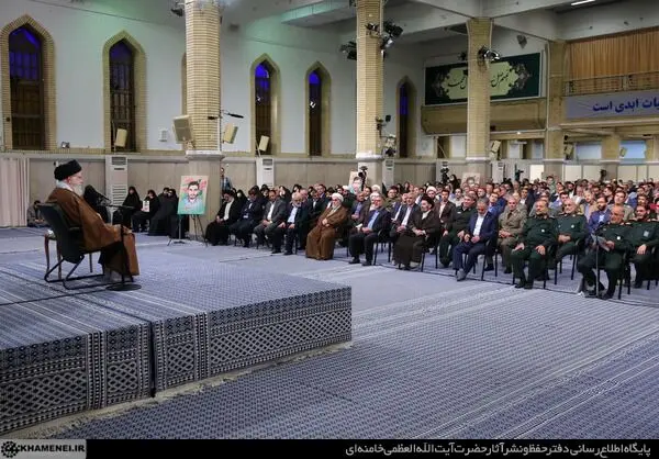 دیدار دست‌اندرکاران برگزاری کنگره ملی شهدای استان لرستان با رهبر معظم انقلاب/گزارش تصویری