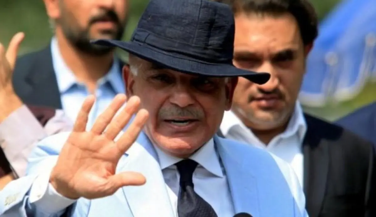 نخستوزیر پاکستان دادگاهی شد