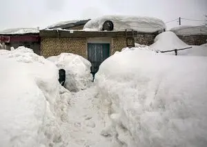 بارش برف و تخریب بیش از ۸ خانه در کوهرنگ