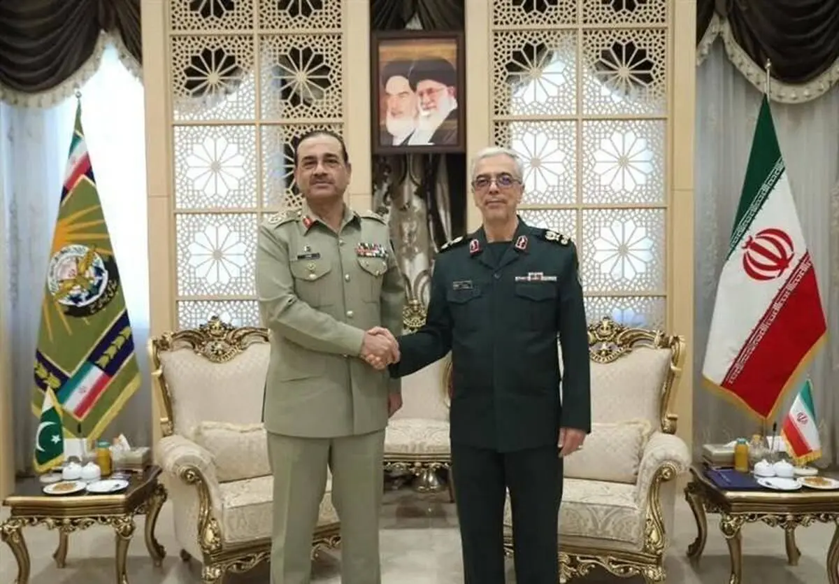 جزئیات دیدار فرمانده ارتش پاکستان با سرلشکر باقری‌