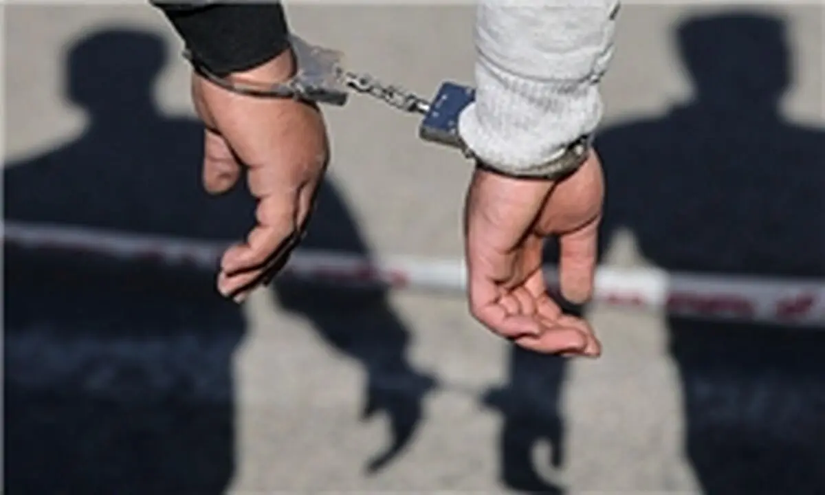 پاتک پلیس به کلاس آموزش آرایشگری مختلط/عکس