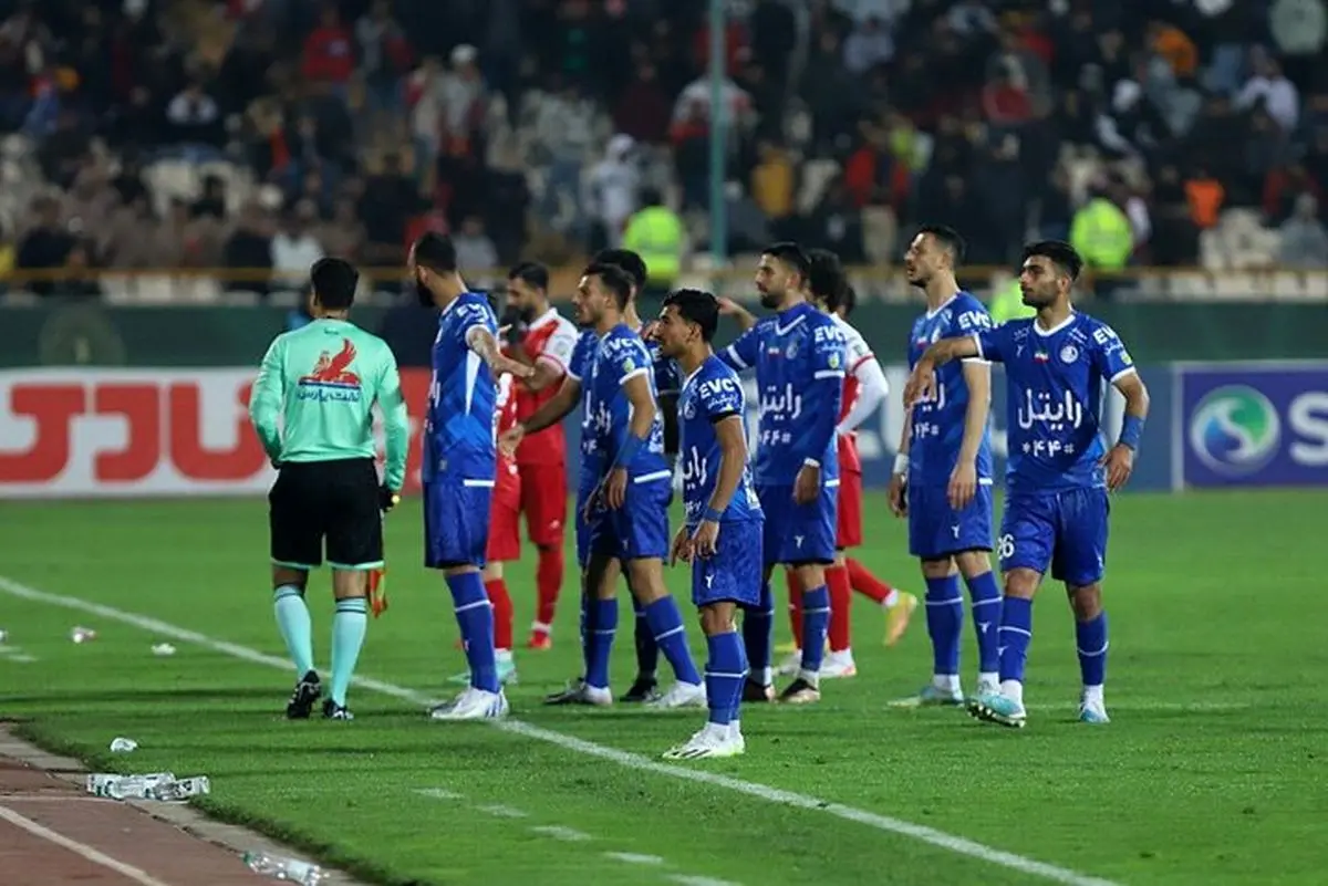 هواداران پرسپولیس کمک داور را مصدوم کردند