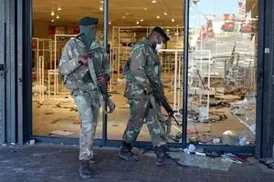 ۱۰ کشته بر اثر حمله به مرکز خرید در آفریقا