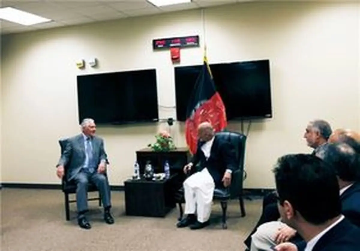 عکس جنجالی از«سفر محرمانه تیلرسون به افغانستان»
