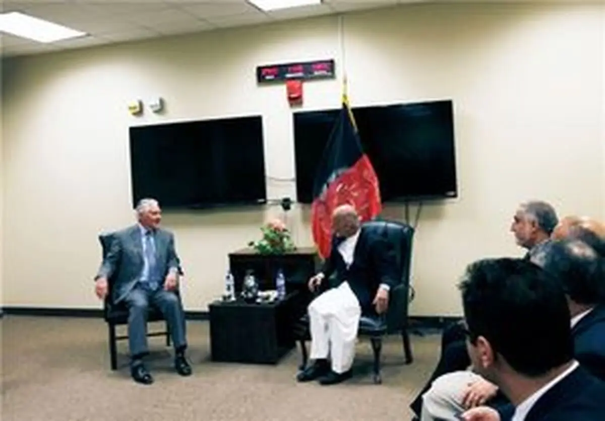 عکس جنجالی از«سفر محرمانه تیلرسون به افغانستان»